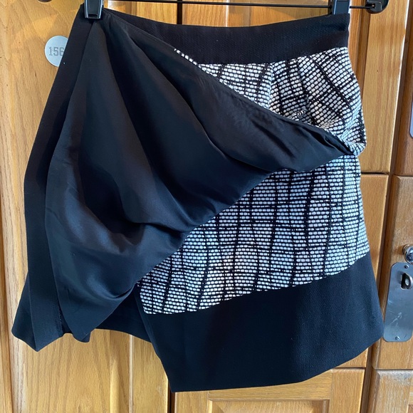 NWT Banana Republic Asymmetrical Jacquard Skirt - 0P - Picture 5 of 7